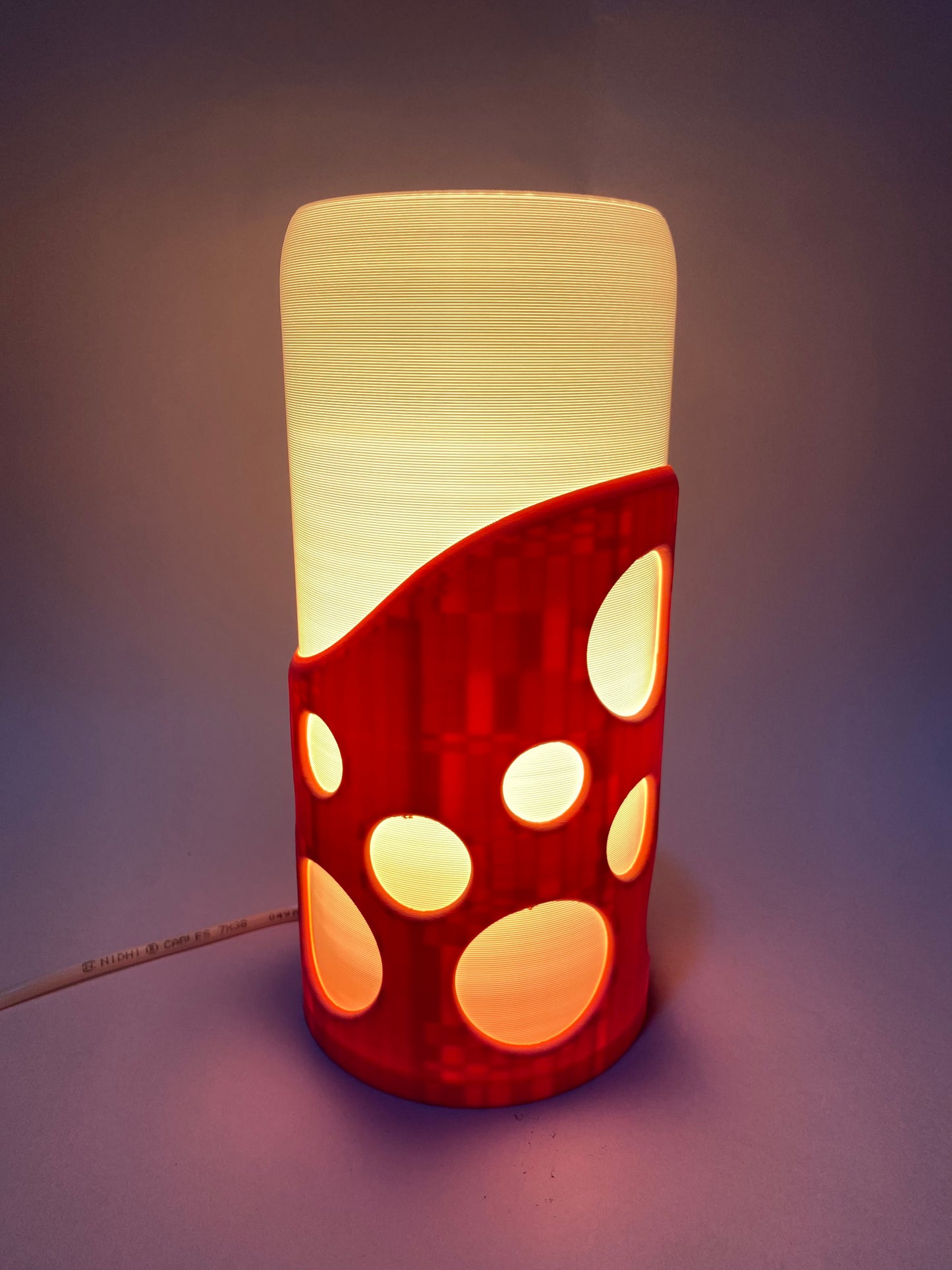 Bulbo Rouge | Circle Design Stylish Table Lamp